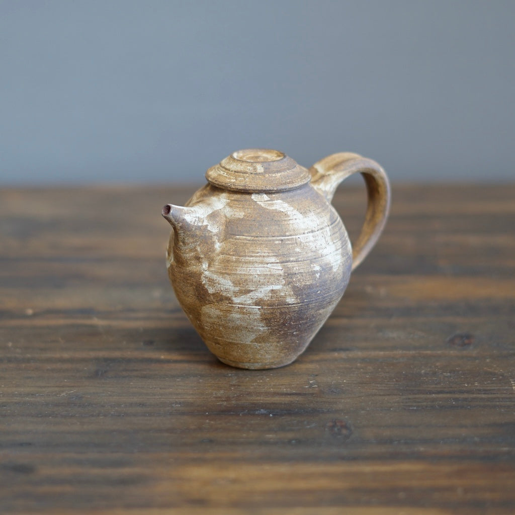 Brown/White Tea Pot #NK3